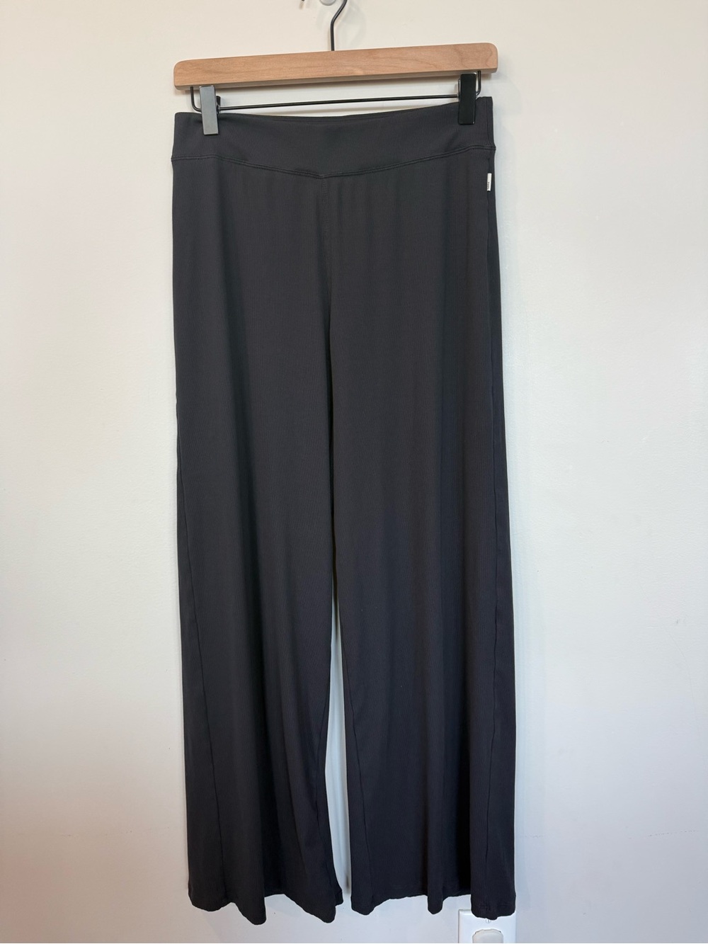 Vuori Villa Wide Leg Pants Black Ribbed Modal Size Medium